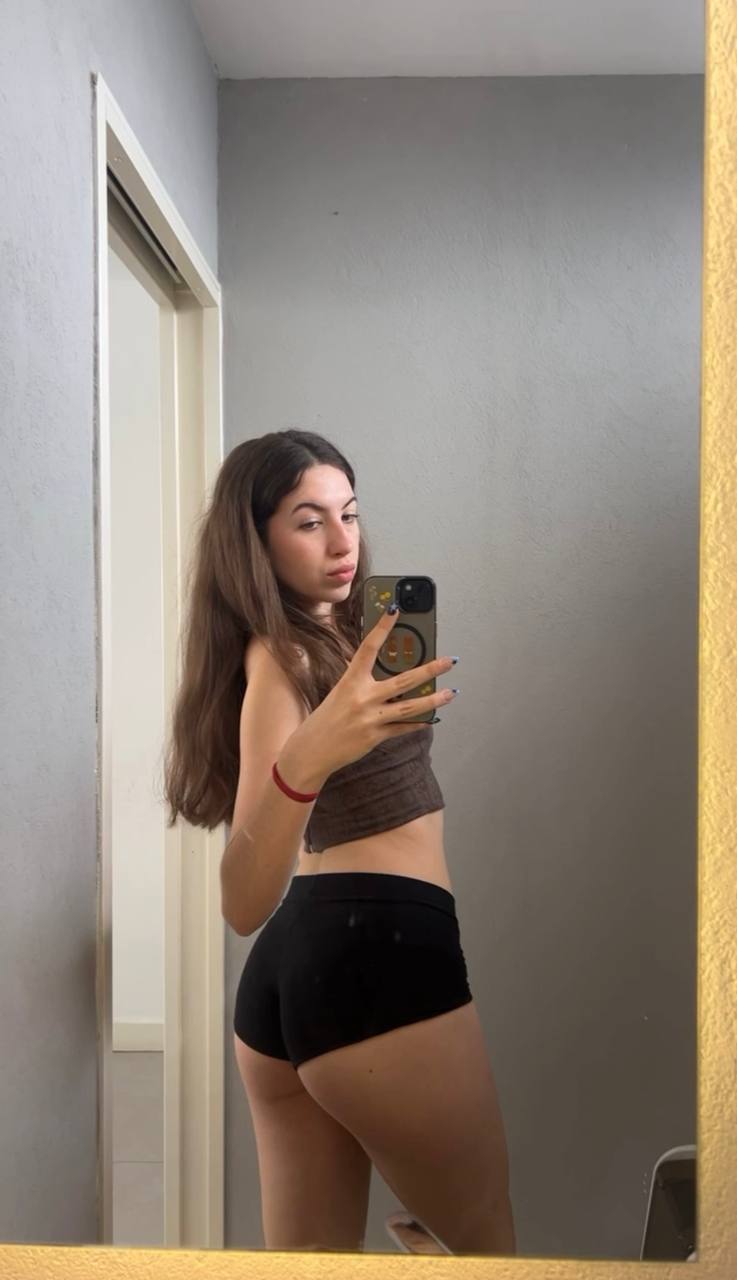 Amber in her underwear in Mexico City