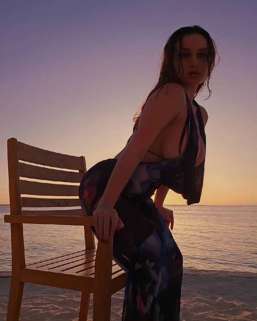 Sexy girl Miranda Faith nude in Mexico City