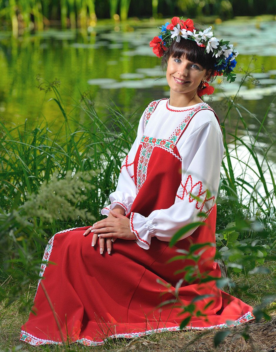 Beautiful girl Girls in Slavic costumes in Mexico City