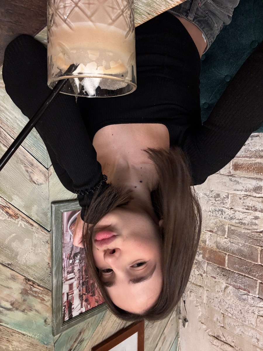 Fresh photos, fresh mood — Tina online in Mexico City